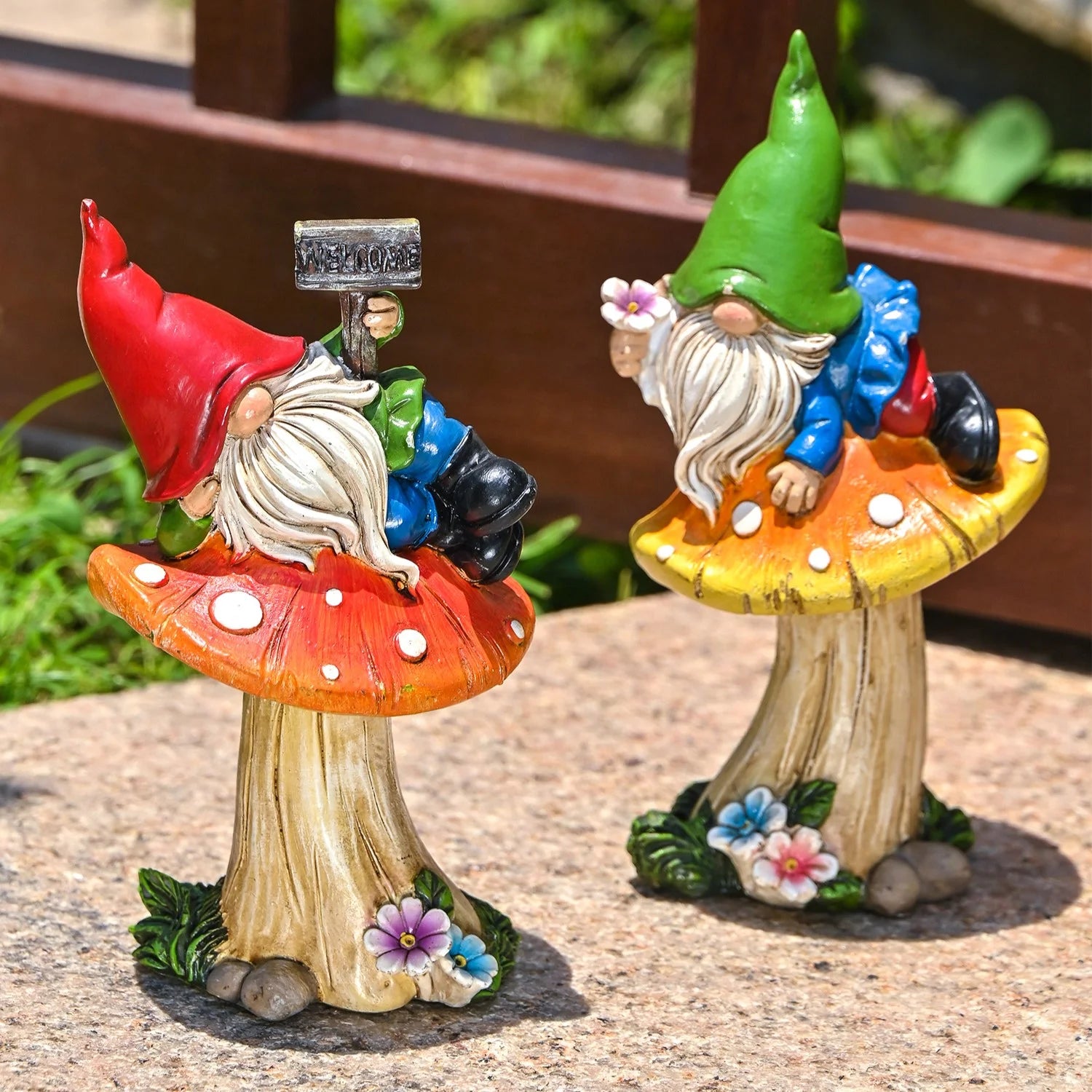 2Pcs 6.69'' Garden Gnomes Statue, Outdoor Resin Mushroom Gnomes Statue for Yard Patio Lawn Garden Decor, Ideal Housewarming Gifts for Mom